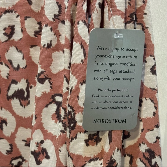 NWT Nordstrom West Kei High Rise Pink Animal Shorts Size M - Picture 4 of 5